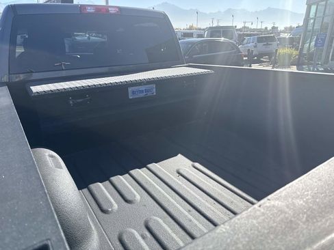 Used 2018 RAM 2500 Tradesman w/ Chrome Appearance Group image 11