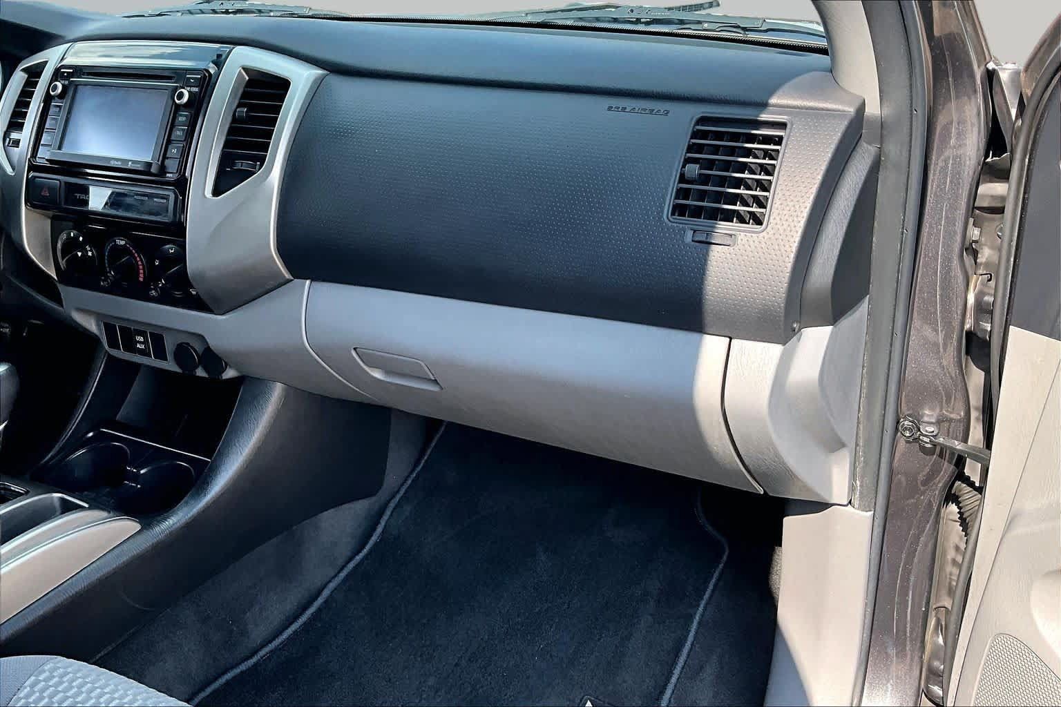 Used 2015 Toyota Tacoma PreRunner w/ SR5 Package RWD image 19