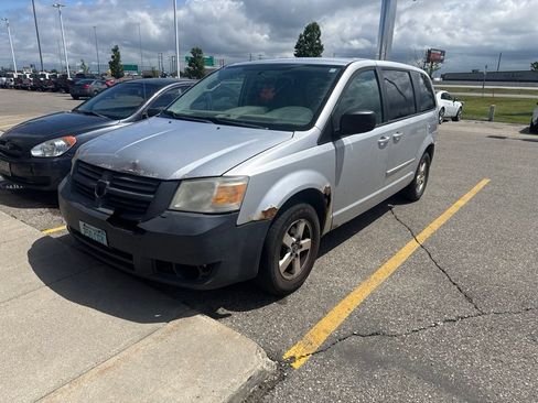 Used 2009 Dodge Grand Caravan SE w/ Climate Group FWD image 3