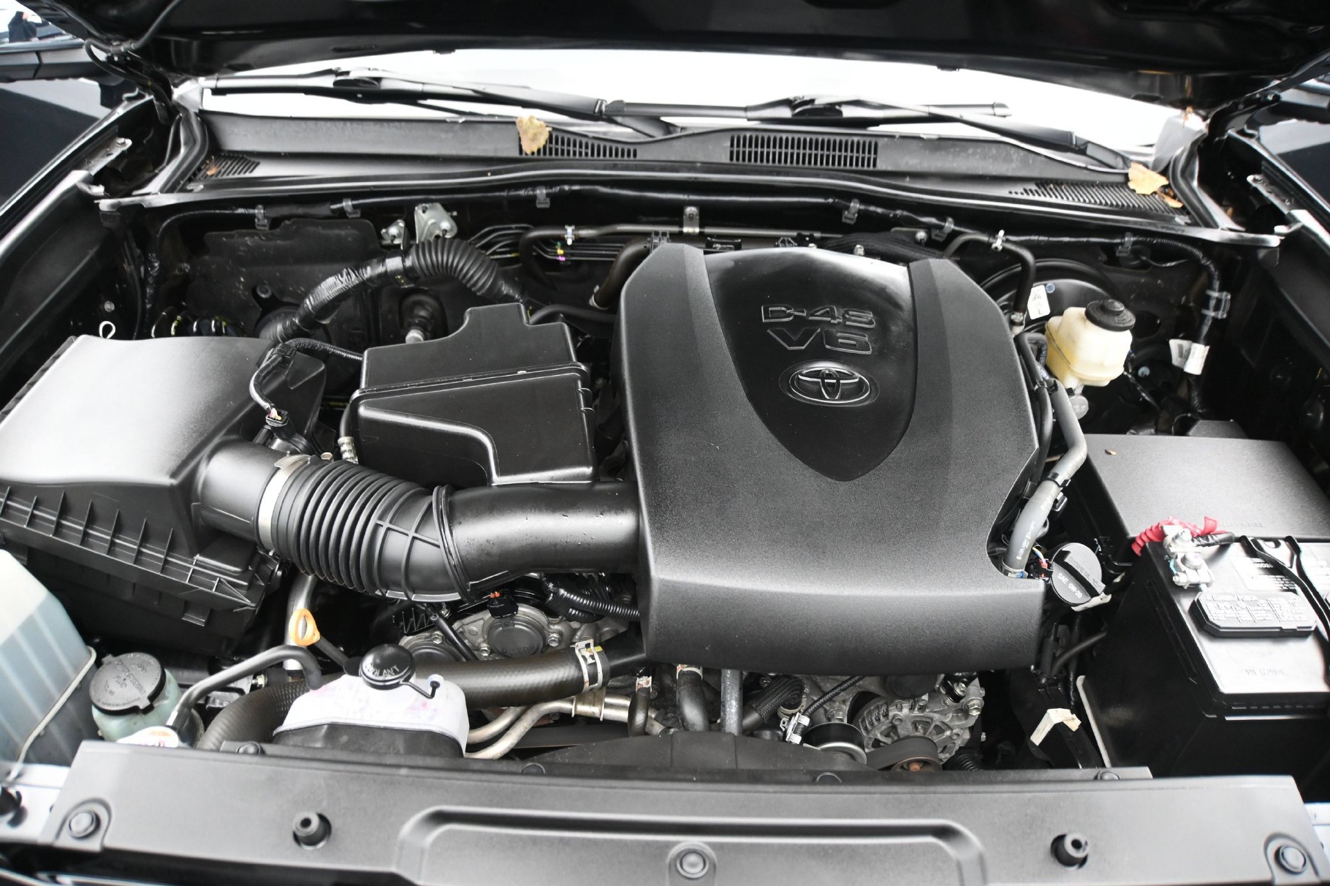 Used 2021 Toyota Tacoma Limited AWD/4WD image 28