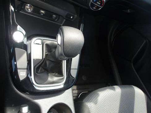 Used 2025 Kia Soul S FWD image 19