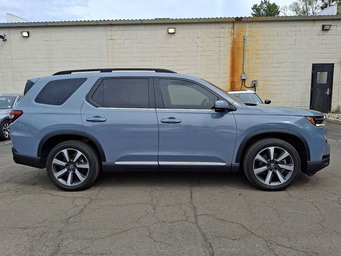 Used 2024 Honda Pilot Elite image 8