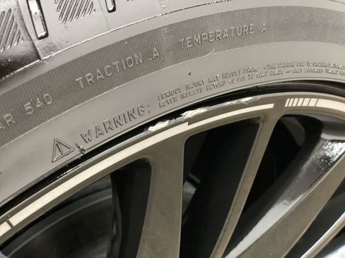 Certified 2025 Cadillac Lyriq Luxury w/ Nappa Leather Package image 32