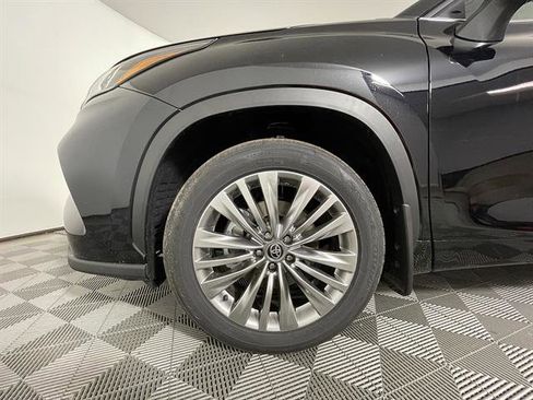 New 2026 Toyota Highlander Limited AWD/4WD image 24