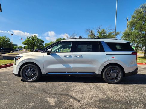 New 2026 Kia Carnival SX FWD image 4