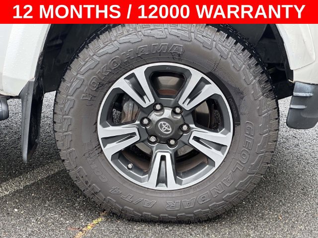 Used 2017 Toyota Tacoma TRD Sport w/ Tow Package AWD/4WD image 5