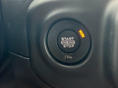 Used 2023 Jeep Wrangler Unlimited Sahara AWD/4WD image 26