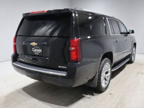 Used 2018 Chevrolet Suburban Premier image 2