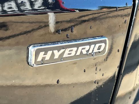 Used 2021 Ford Escape SE w/ Cold Weather Package FWD image 17