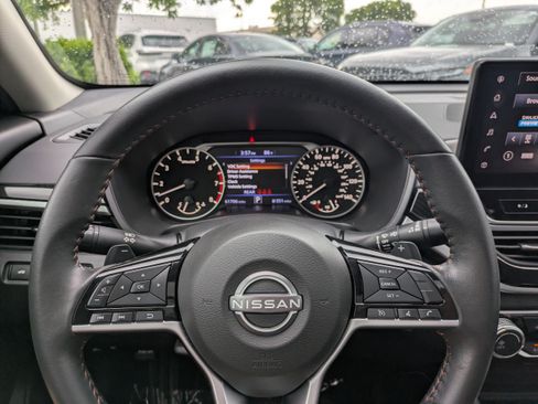 Used 2024 Nissan Altima 2.5 SR w/ SR Premium Package FWD image 25