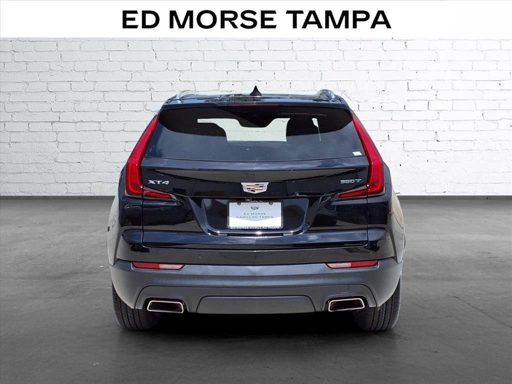 Used 2022 Cadillac XT4 Luxury w/ Cold Weather Package FWD image 4