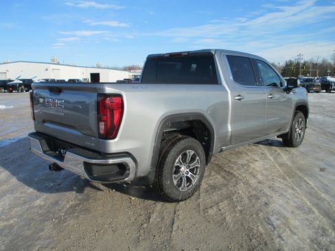 New 2026 GMC Sierra 1500 SLE image 5