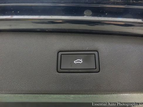 Used 2024 Volkswagen Tiguan SE R-Line w/ MDO Package, Three-Row image 25