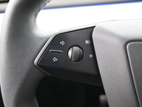 Used 2024 Tesla Cybertruck AWD Crew Cab image 24