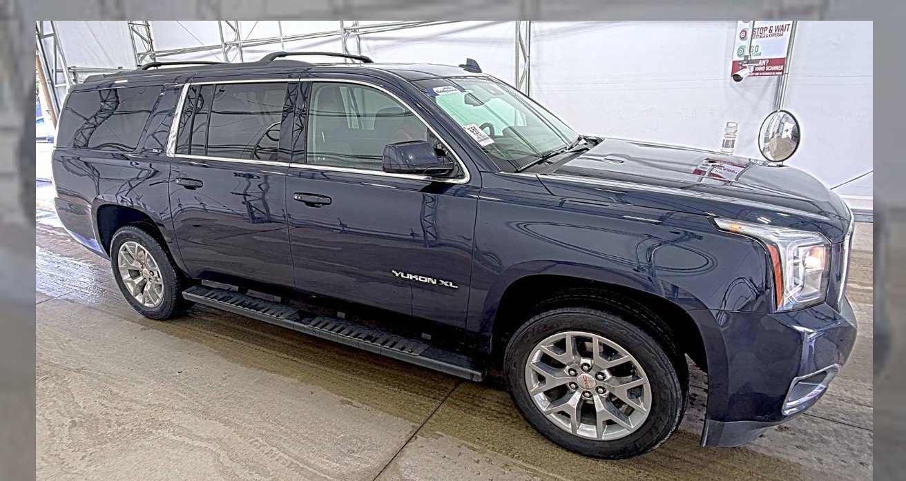 Used 2020 GMC Yukon XL SLT w/ Open Road Package AWD/4WD image 2