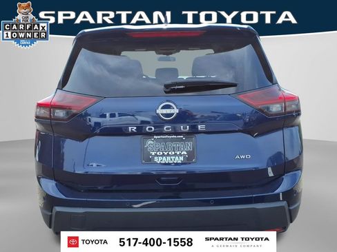Used 2025 Nissan Rogue SV AWD/4WD image 8