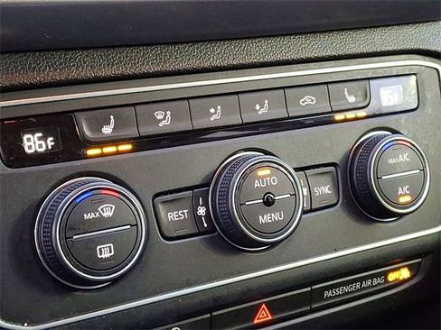 Used 2019 Volkswagen Atlas SE w/ Towing Package image 18