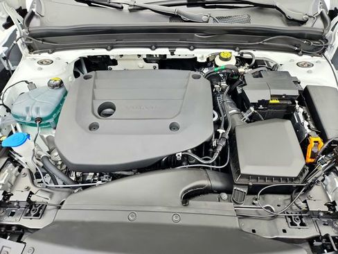 New 2025 Volvo XC40 B5 Core w/ Protection Package Premier image 20