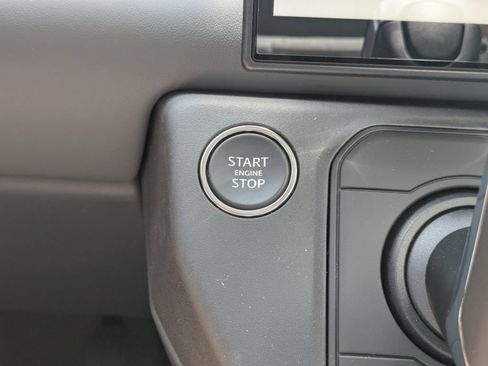 New 2026 Land Rover Defender 130 X-Dynamic SE AWD/4WD image 32