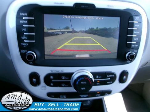 Used 2017 Kia Soul EV + w/ Sun & Fun Package FWD image 15