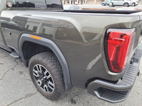 Used 2022 GMC Sierra 2500 AT4 w/ AT4 Premium Plus Package AWD/4WD image 13