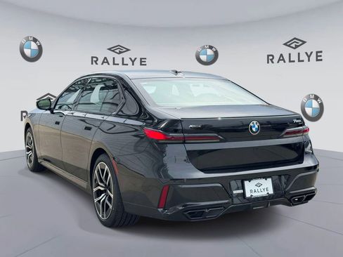 Certified 2023 BMW 760i xDrive w/ Luxury Rear Seating Package AWD/4WD image 6