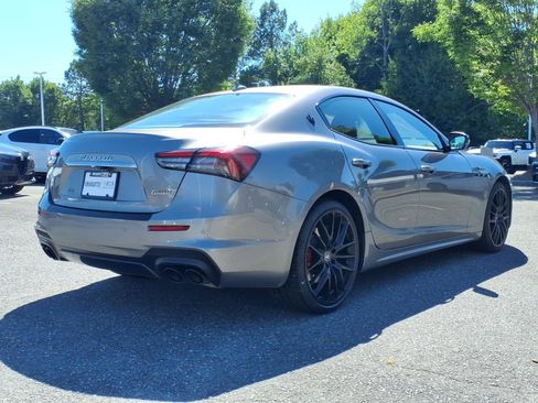 Used 2022 Maserati Ghibli Modena RWD image 2