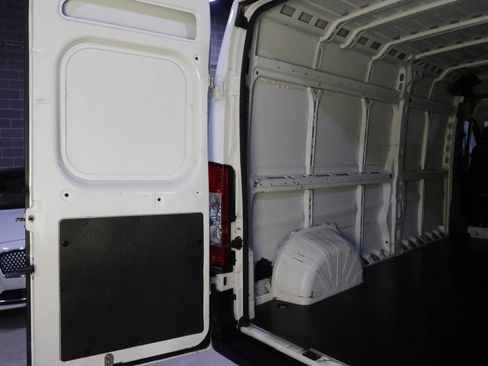 Used 2023 RAM ProMaster 2500 w/ Driver Convenience Group image 17