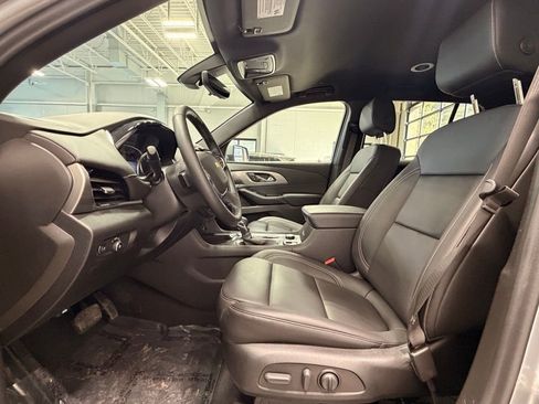 Used 2023 Chevrolet Traverse LT w/ LT Premium Package image 24