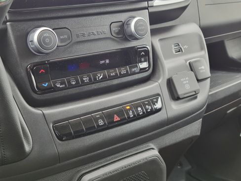 Used 2025 RAM ProMaster 3500 w/ Quick Order Package 22H SLT+ FWD image 14