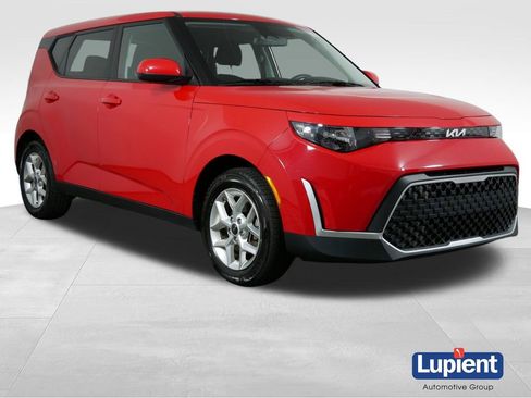 Used 2024 Kia Soul LX w/ Option Group 015 FWD image 1