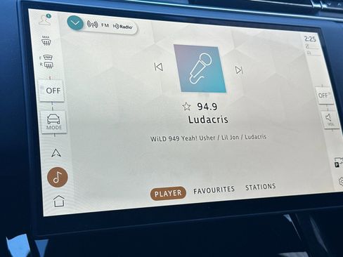 Used 2024 Land Rover Range Rover Sport SE image 18