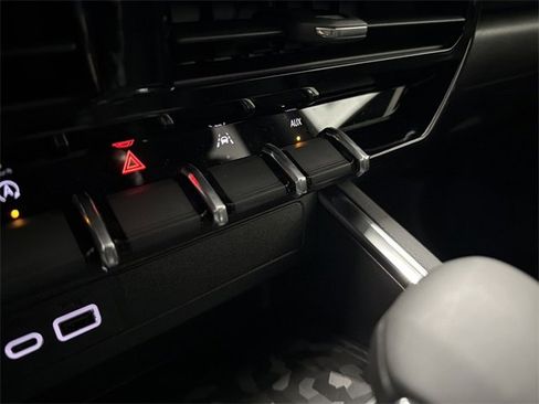 New 2026 GMC Canyon Elevation w/ Convenience Package image 16