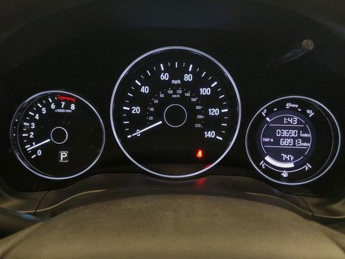Used 2021 Honda HR-V LX image 17