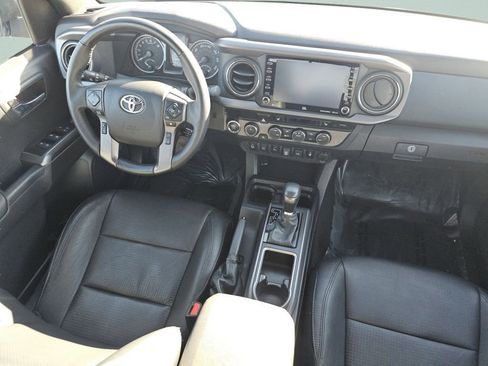 Used 2023 Toyota Tacoma TRD Off-Road w/ TRD Premium Off Road Package image 32
