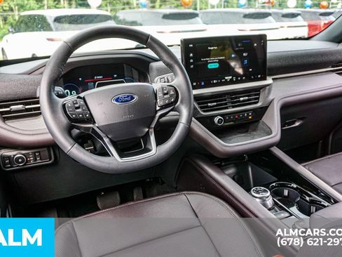 Used 2026 Ford Explorer Platinum w/ LUX Leather Package AWD/4WD image 28