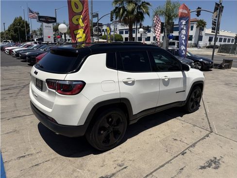 Used 2019 Jeep Compass Latitude FWD image 15