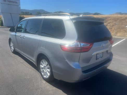 Certified 2017 Toyota Sienna Limited Premium image 8
