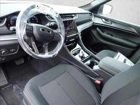 New 2026 Jeep Grand Cherokee Laredo AWD/4WD image 10