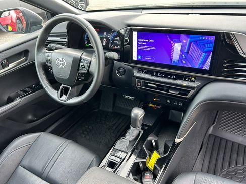 Used 2025 Toyota Camry XSE image 26