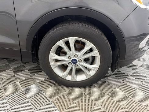 Used 2018 Ford Escape SE w/ SE Sync 3 Package FWD image 13