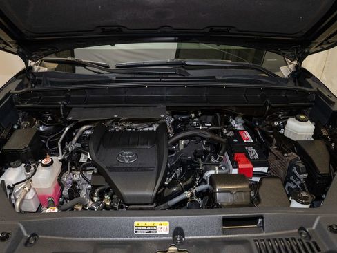 Certified 2023 Toyota Highlander XLE image 21