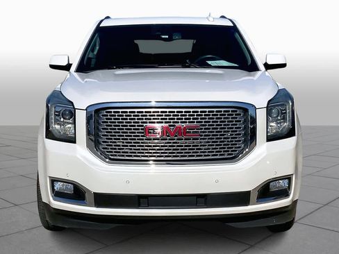 Used 2017 GMC Yukon XL Denali image 4