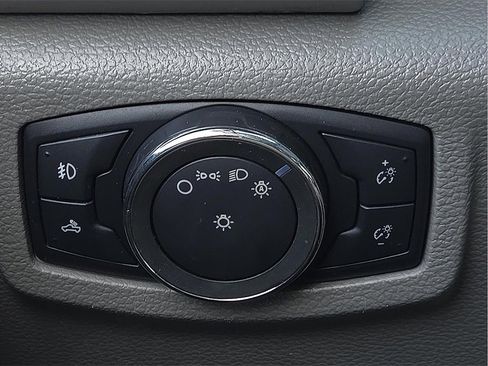 Used 2015 Ford F150 Lariat w/ Equipment Group 501A Mid image 17