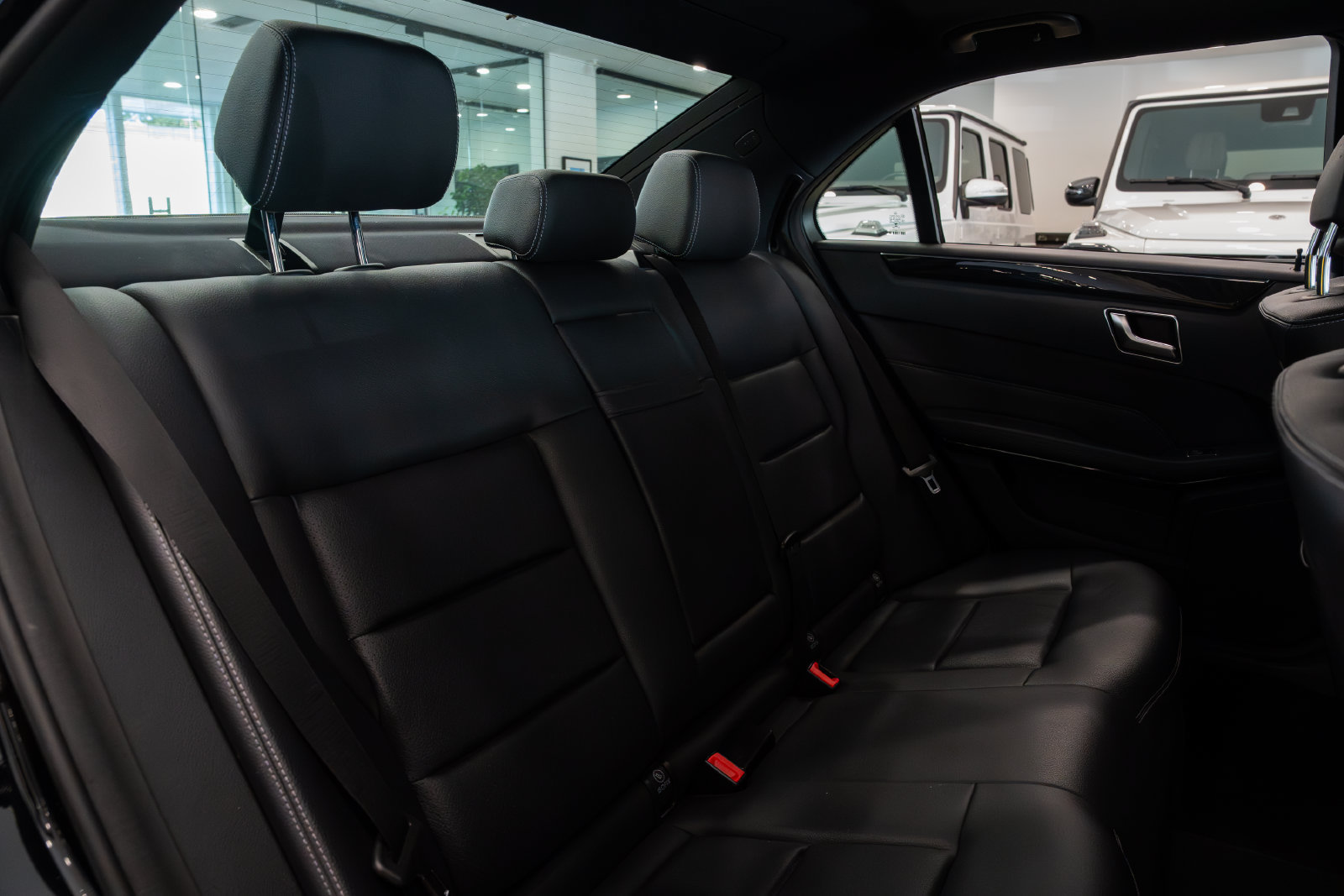 Used 2015 Mercedes-Benz E 250 BlueTEC Sedan image 23