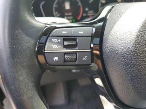 Used 2025 Honda Pilot Touring image 28