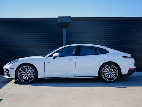 New 2026 Porsche Panamera 4 image 2