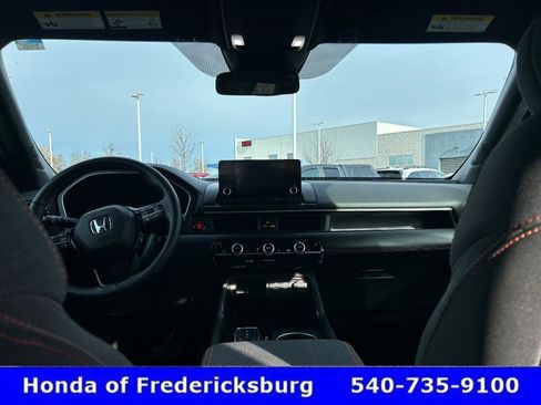 Certified 2024 Honda Pilot Sport image 39