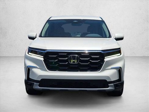 Used 2025 Honda Pilot EX-L image 2