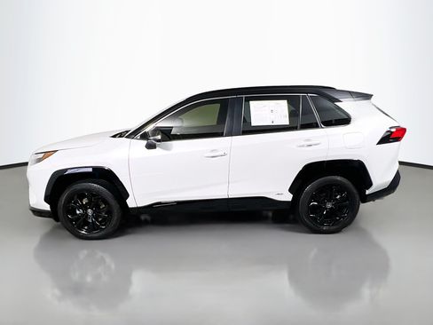 Used 2023 Toyota RAV4 XSE AWD/4WD image 9